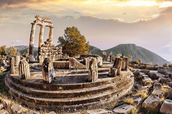 Thermopylae The battle of the 300 Spartans & Delphi Day Tour - Arachova and lunch above the Corinthian Gulf