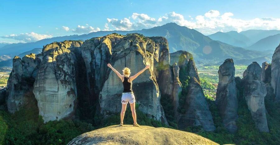 Thessaloniki: Full-Day Bus Trip to Meteora - Visiting two of the six monasteries