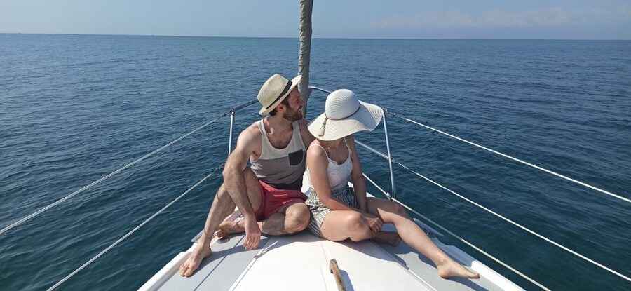 Thessaloniki: Half-Day Sailing Cruise to Shipwreck Bay - Swimming, snorkeling, and time off the boat