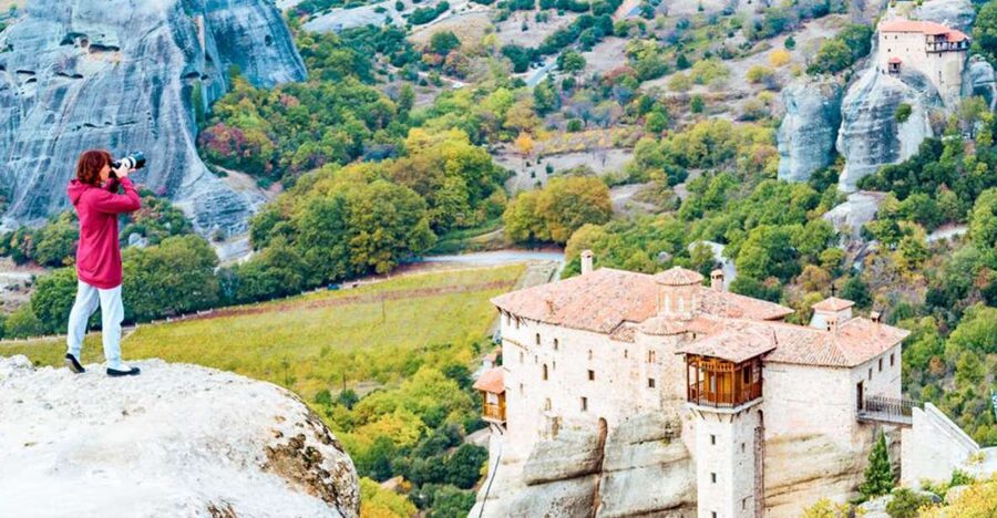 Thessaloniki : Meteora Full-Day Bus Trip with Local Guide - Leaving Thessaloniki at 9:30 am