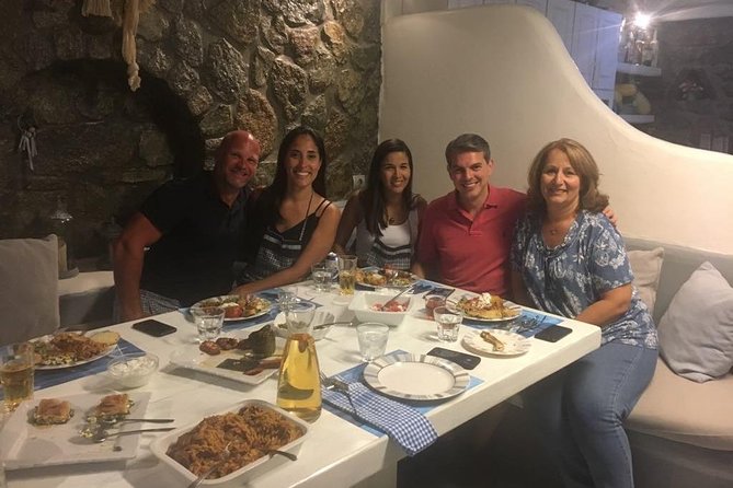 Traditional Lunch or Dinner with Drinks in Mykonos - What is served at lunch or dinner