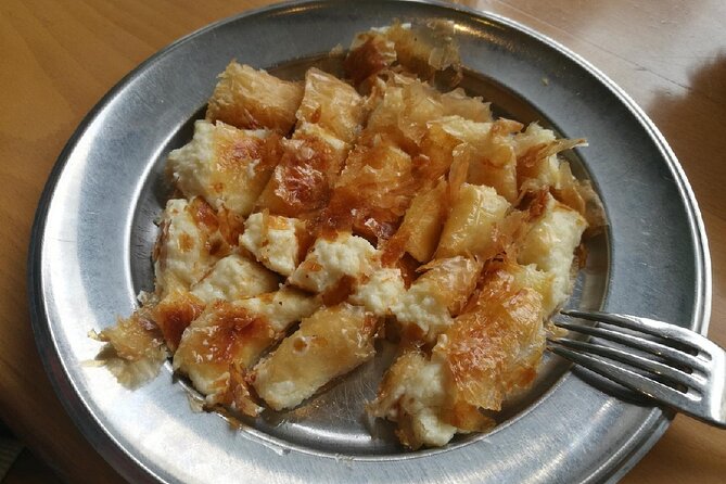 Walking “Food tasting tour” in the town of Chania - Coffee, tea, raki, and Cretan sweets