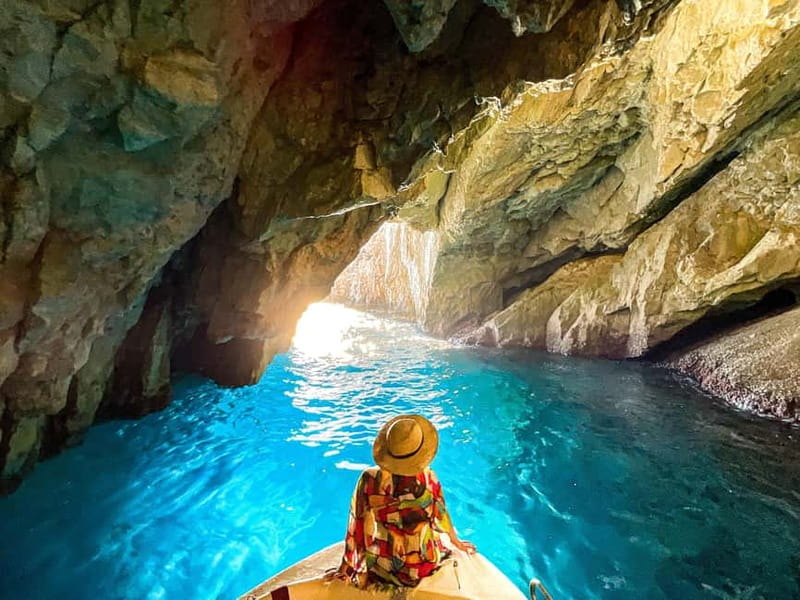 Zakinthos: Shipwreck Beach and Blue Caves Land and Sea Tour - Lunch gives you a needed break