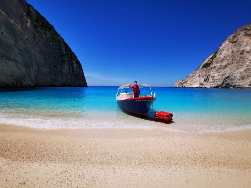 Zakynthos: early morning Shipwreck,Blue Caves and view point - Key details that shape the day