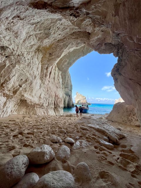 Zakynthos: Glass-Bottom Boat to Navagio, Caves & White Beach - Guides, transport, and the human touch