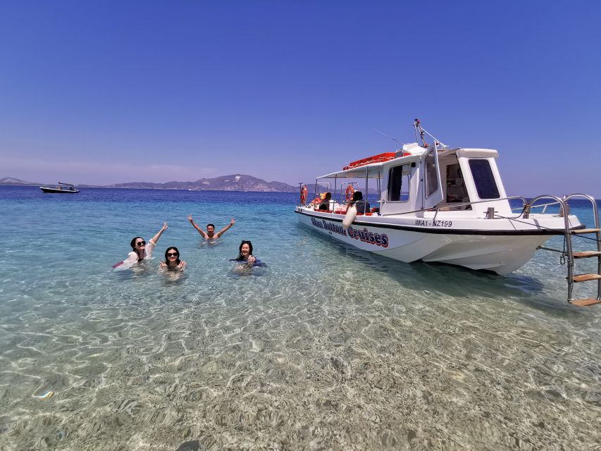 Zakynthos: Half-Day Tour to Turtle Island and Keri Caves - The guides and group atmosphere
