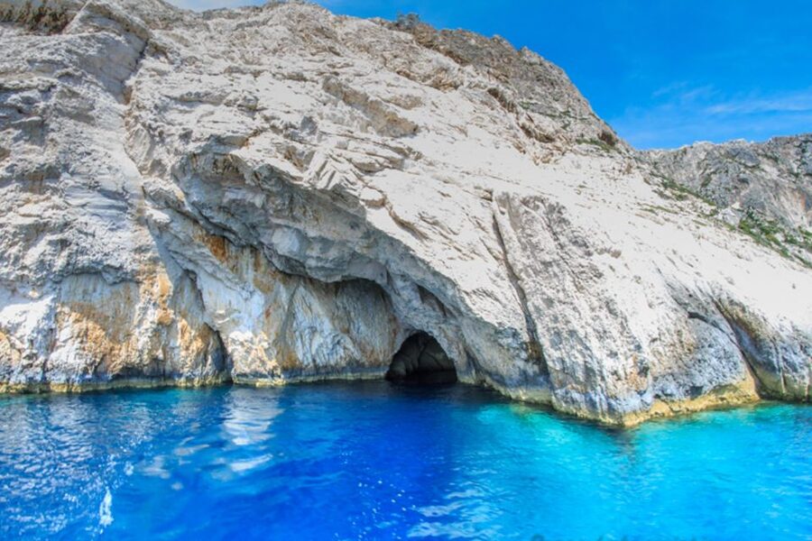 Zakynthos: Navagio Shipwreck Full-Day Cruise - Cruising north along Zakynthos