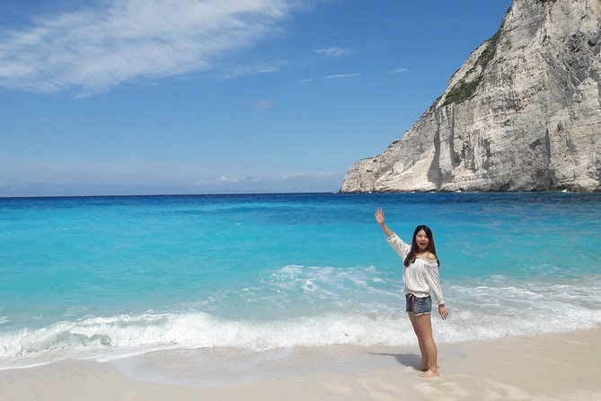 Zakynthos : One day small group tour to Navagio beach Blue Caves & top view - Lunch, driving, and the rhythm of the day
