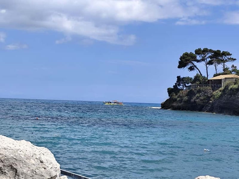 Zakynthos: Turtle Spotting, Marathonísi & Keri Caves Cruise - What the crew adds to the outing