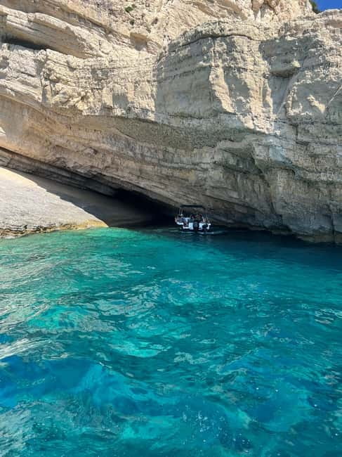 Zakynthos: Turtles, Marathonisi & Keri Caves Speedboat Tour - Keri Caves and the Kamares arches
